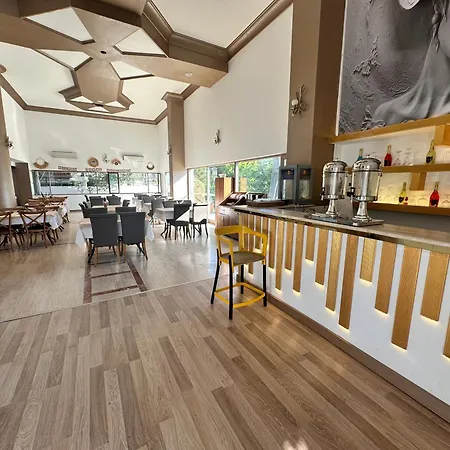 Aparthotel Silver Tower Family Kusadasi