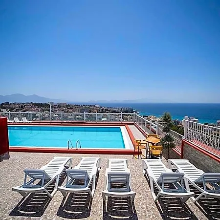 Silver Tower Family Aparthotel 3*