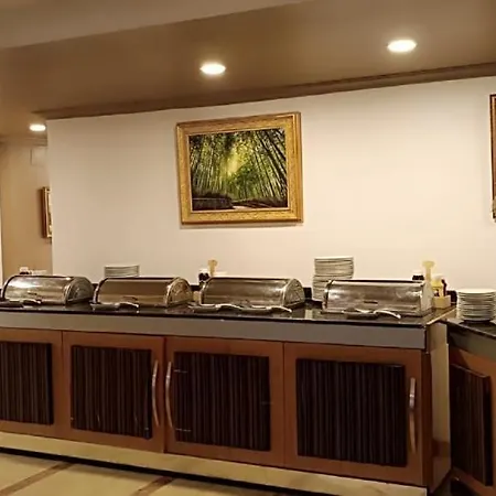 Silver Tower 3* Κουσάντασι