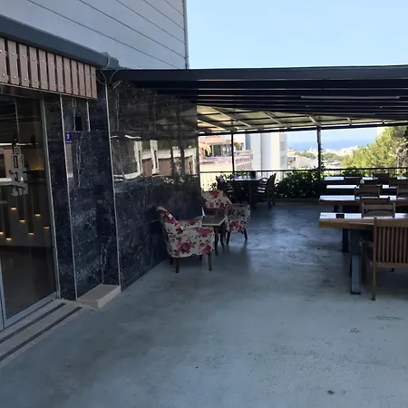 Ξενοδοχείο με διαμερίσματα Silver Tower